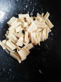 蚝油烧腐竹的做法步骤2