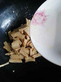 蚝油烧腐竹的做法步骤4