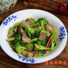 腊肉炒西兰花