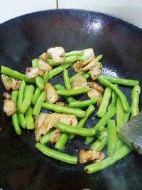 五花肉炒四季豆的做法步骤8