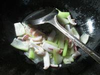 长瓜炒鱿鱼的做法步骤10