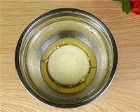 抹茶蛋糕夹心面包的做法步骤2