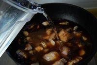 五花肉炖河豚鱼干的做法步骤10