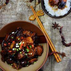 五花肉炖河豚鱼干