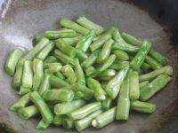猪肉烧豆角的做法步骤5