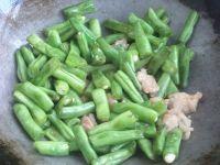 猪肉烧豆角的做法步骤7