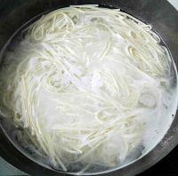 酸爽浆水面的做法步骤4