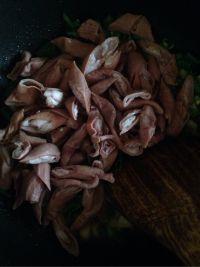 辣炒肥肠的做法步骤5