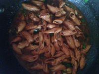 辣炒肥肠的做法步骤6