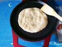 培根烤肠手抓饼的做法步骤2