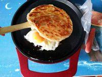 培根烤肠手抓饼的做法步骤6