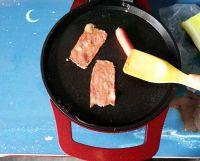 培根烤肠手抓饼的做法步骤8