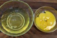 奥运戚风蛋糕卷的做法步骤1