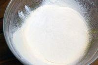 奥运戚风蛋糕卷的做法步骤4