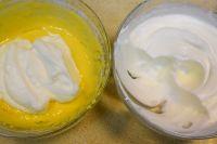 奥运戚风蛋糕卷的做法步骤7