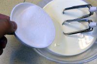 奥运戚风蛋糕卷的做法步骤12