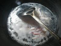 鱿鱼炒圆白菜的做法步骤3