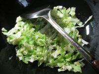 鱿鱼炒圆白菜的做法步骤4
