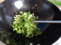 蒜苗炒年糕的做法步骤8