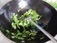 蒜苗炒年糕的做法步骤9