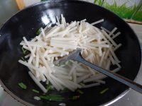 蒜苗炒年糕的做法步骤10