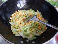西芹菜炒玉米粒的做法步骤7