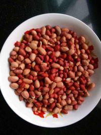 油炒花生米的做法步骤1