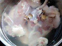 无花果炖鸭子汤的做法步骤2