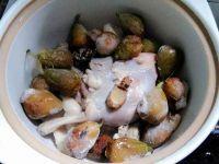 无花果炖鸭子汤的做法步骤4