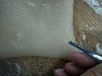 炸猪皮的做法步骤3