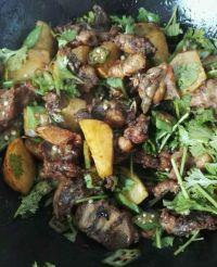 土豆秋葵炒鸡架的做法步骤8