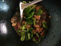 青椒炒鸡腿的做法步骤8