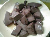 韭菜炒猪血的做法步骤4