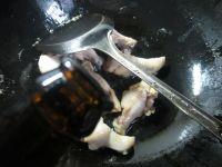 基围虾炒鸡翅根的做法步骤3