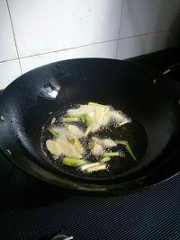 竹烧鸡的做法步骤2