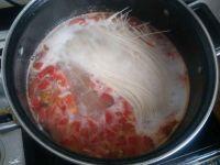 西红柿牛尾面的做法步骤5