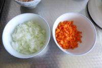 金枪鱼洋葱手撕包的做法步骤4