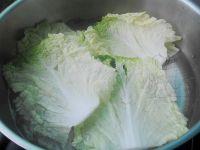 蒸白菜卷的做法步骤2