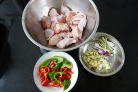 辣椒炒鸡翅的做法步骤1