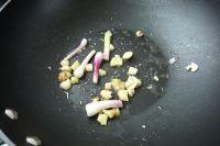 辣椒炒鸡翅的做法步骤3