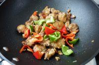 辣椒炒鸡翅的做法步骤6