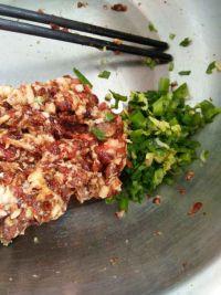 油麦菜肉馅饼的做法步骤4