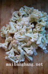 西红柿烧花菜的做法步骤1