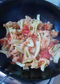 西红柿烧花菜的做法步骤9