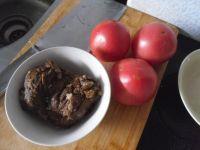 牛肉炖柿子的做法步骤1