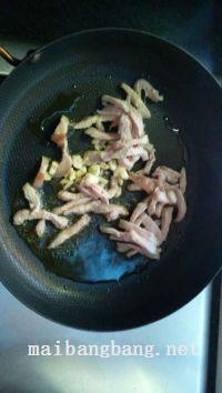 胡罗卜青椒香菇炒咸肉的做法步骤4