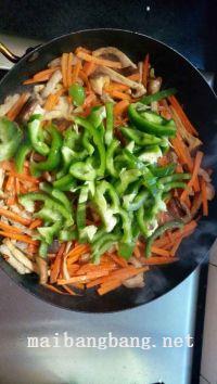 胡罗卜青椒香菇炒咸肉的做法步骤9