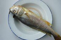 花椒香煎黄花鱼的做法步骤2