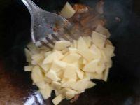 土豆胡萝卜尖椒炒肉的做法步骤7