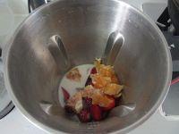 草莓柳橙汁的做法步骤3